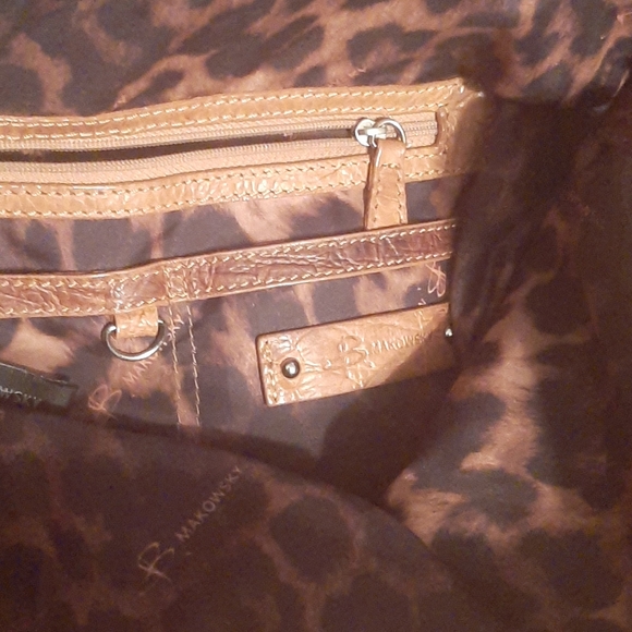 B. Makowsky Leather Purse - Picture 6 of 9